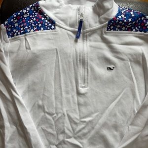 Vineyard Vines- White Pullover- Size L